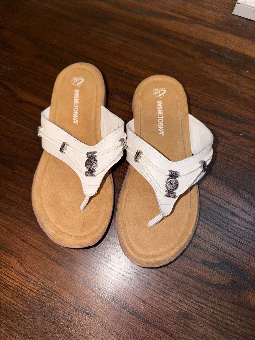 Minnetonka White Leather Thong Sandals with Concho Accents